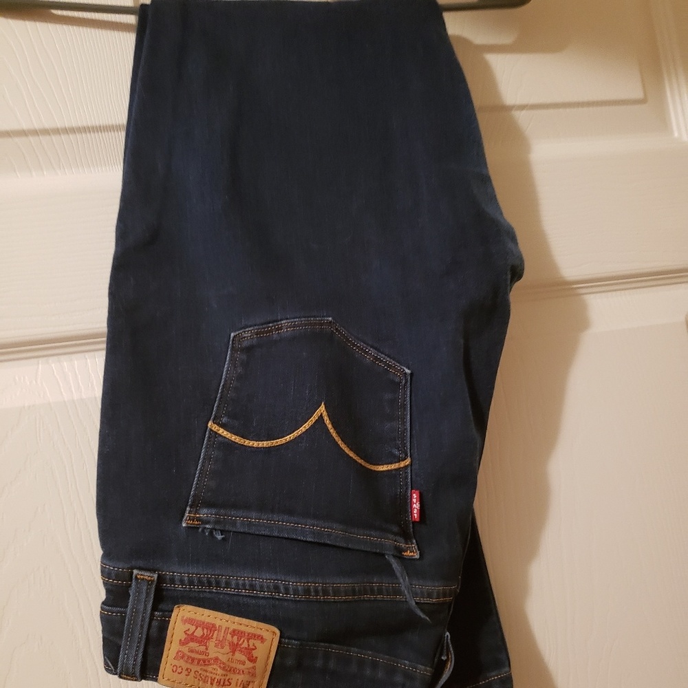 Levi's - Picture 3 of 3
